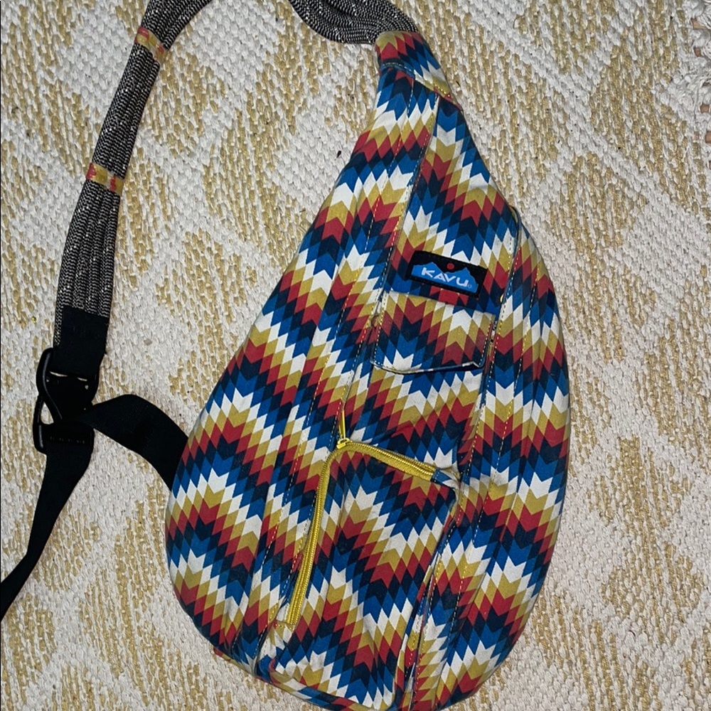 Kavu Zigzag Geo Sling Bag in Blue, Red, Yellow, White